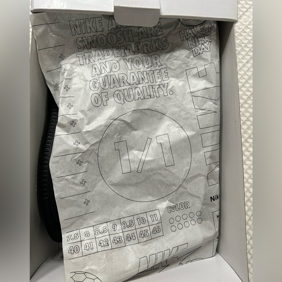 Nike Air Force 1. Custom FM ‘future movement’. Size 9.5. - Picture 7 of 8